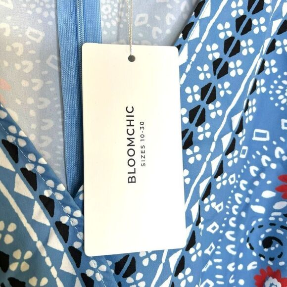 NEW Bloomchic Bandana Print Belted Pocket Surplice Neck Romper Blue 3X - Picture 5 of 8